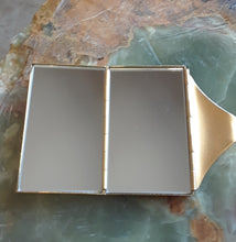 Matte -Finish Compact Mirrors
