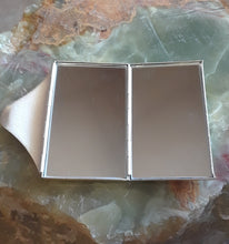 Matte -Finish Compact Mirrors